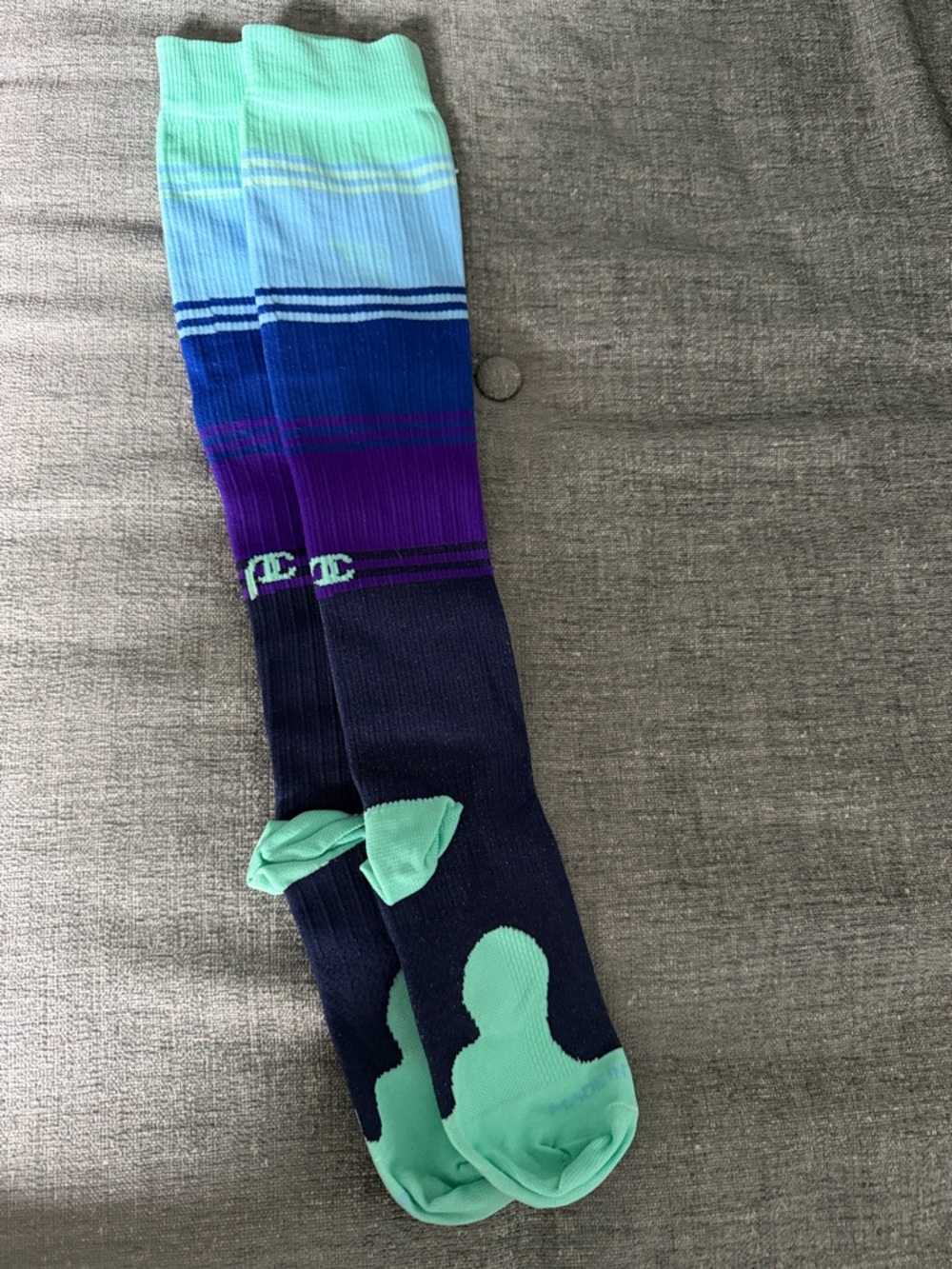 Pro Comoression socks sz small wide calf